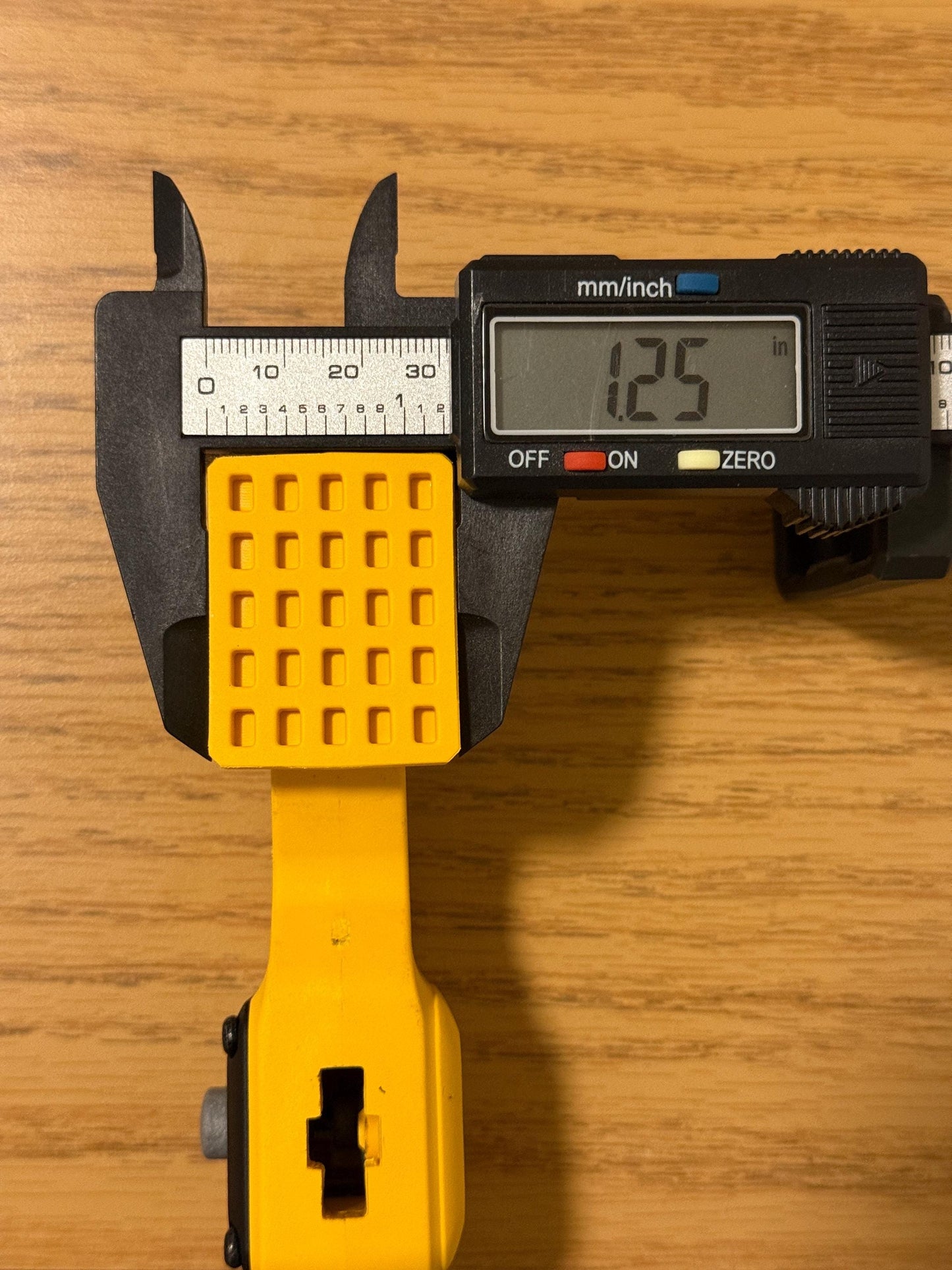 Dewalt 300lb Trigger Clamp Replacement Pads | TPU Grips